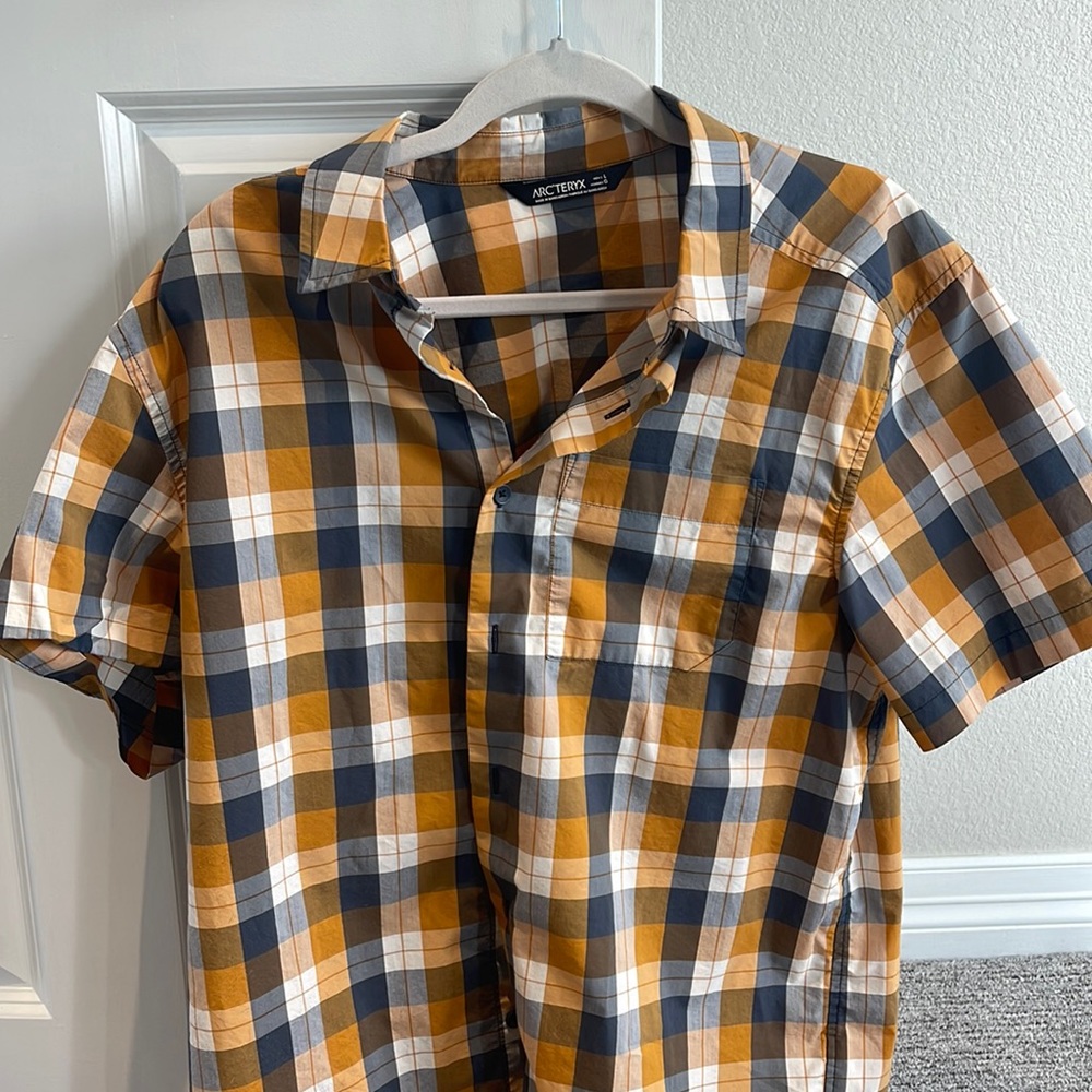 Arcteryx men’s casual button down